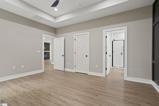 8 Pinewood Drive, Taylors, SC 29687