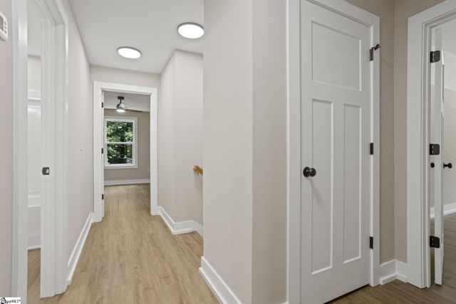 8 Pinewood Drive, Taylors, SC 29687