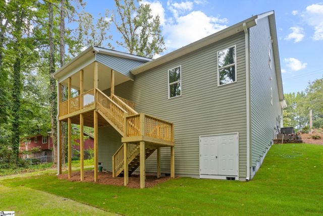 8 Pinewood Drive, Taylors, SC 29687