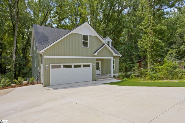 8 Pinewood Drive, Taylors, SC 29687