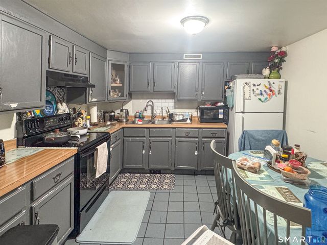 7 Genesee Street, East Haven, CT 06512