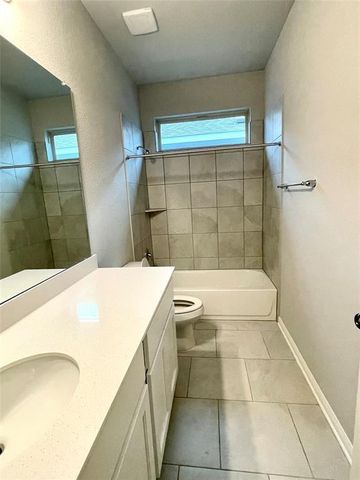 125 Kellys Heroes WAY, Jarrell, TX 76537