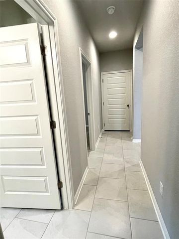 125 Kellys Heroes WAY, Jarrell, TX 76537