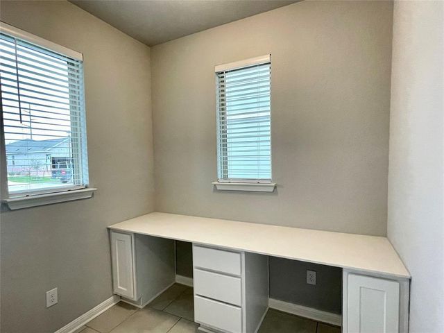 125 Kellys Heroes WAY, Jarrell, TX 76537