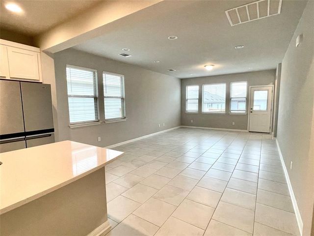 125 Kellys Heroes WAY, Jarrell, TX 76537