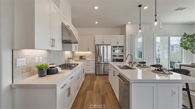 27313 Black Walnut Place, Valencia, CA 91381