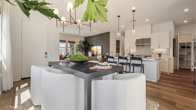 27313 Black Walnut Place, Valencia, CA 91381
