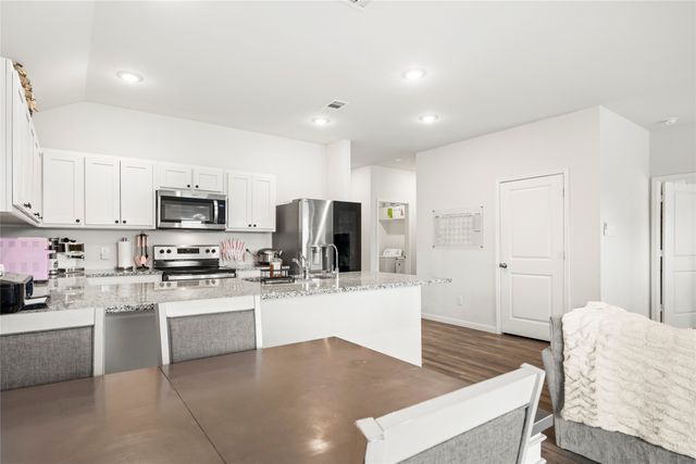 3640 Chestnut Oak Drive, Dallas, TX 75253