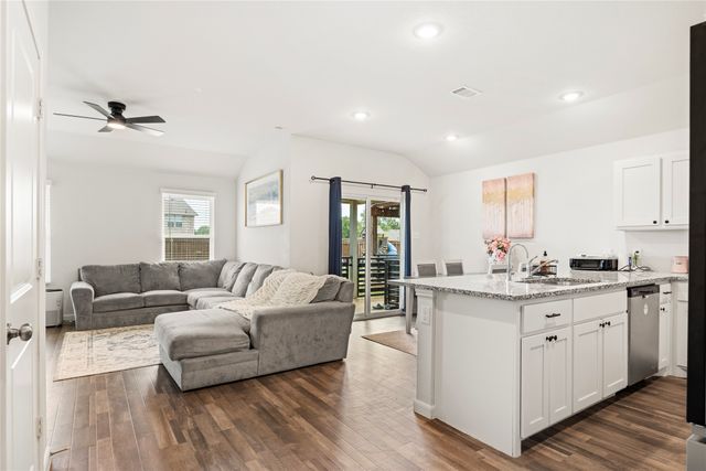 3640 Chestnut Oak Drive, Dallas, TX 75253