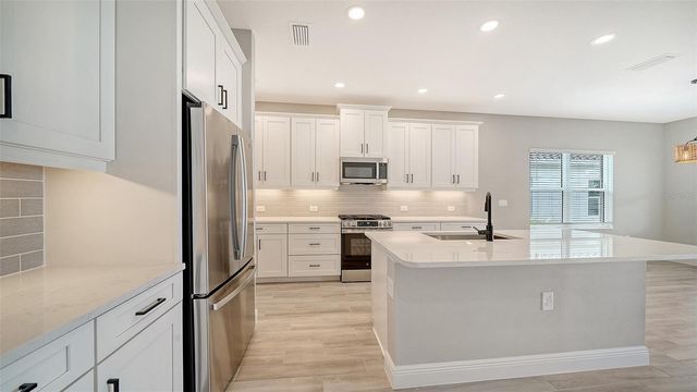 8063 ANTHIRIUM LOOP, Sarasota, FL 34240