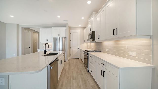 8063 ANTHIRIUM LOOP, Sarasota, FL 34240