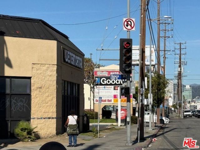 1663 Westmoreland Boulevard, Los Angeles, CA 90006