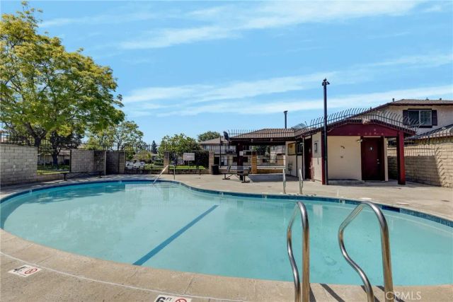 1191 W Calle Del Sol 3, Azusa, CA 91702