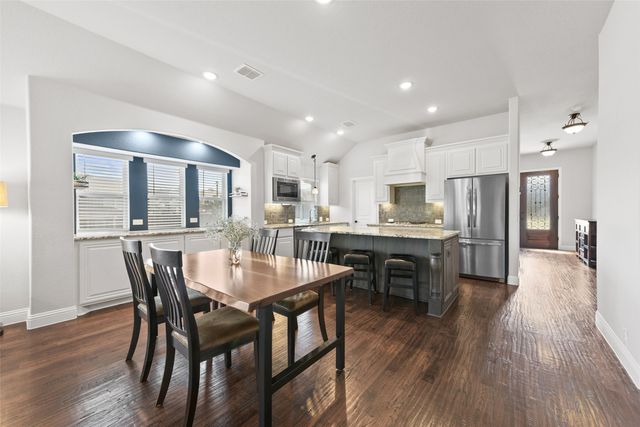 501 Oakcrest Drive, Justin, TX 76247