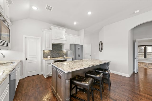 501 Oakcrest Drive, Justin, TX 76247