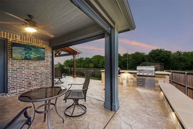 501 Oakcrest Drive, Justin, TX 76247
