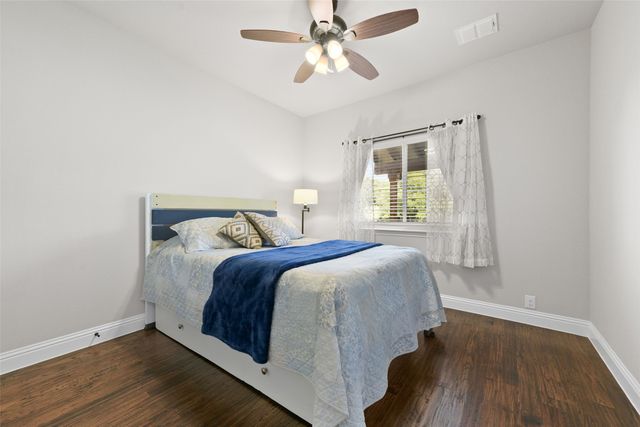 501 Oakcrest Drive, Justin, TX 76247