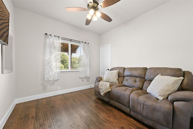 501 Oakcrest Drive, Justin, TX 76247