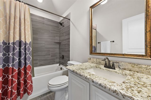 501 Oakcrest Drive, Justin, TX 76247