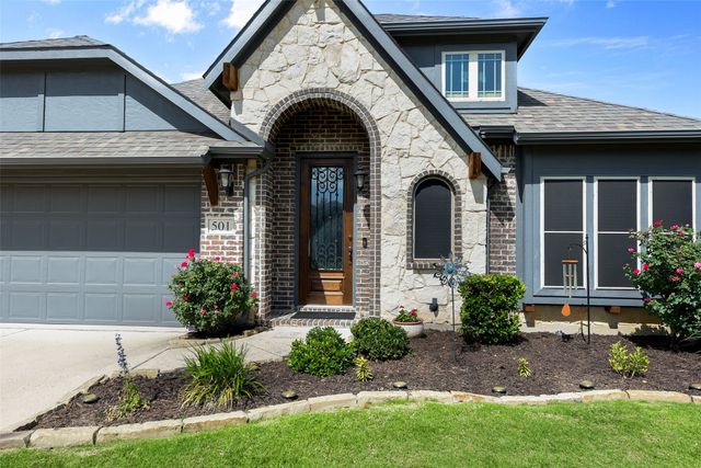 501 Oakcrest Drive, Justin, TX 76247