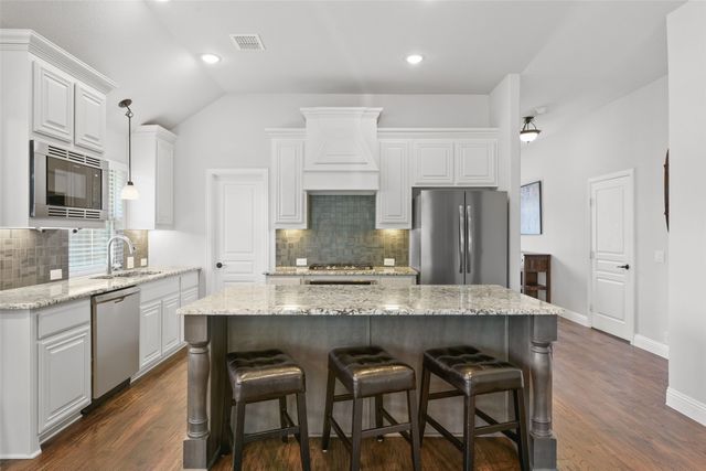 501 Oakcrest Drive, Justin, TX 76247