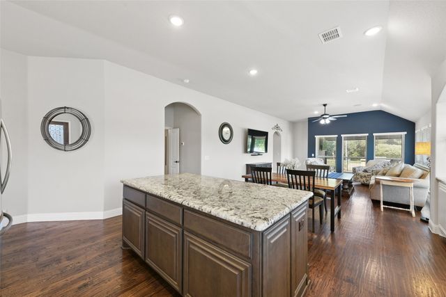 501 Oakcrest Drive, Justin, TX 76247