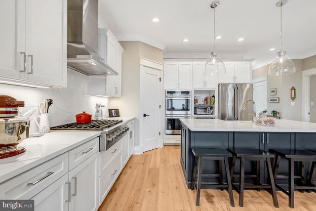 105 COURTHOUSE RD SW, Vienna, VA 22180