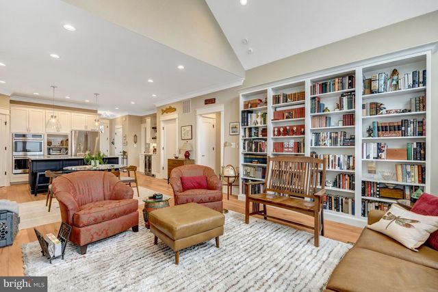 105 COURTHOUSE RD SW, Vienna, VA 22180