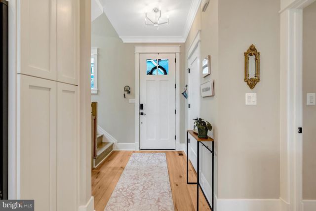 105 COURTHOUSE RD SW, Vienna, VA 22180