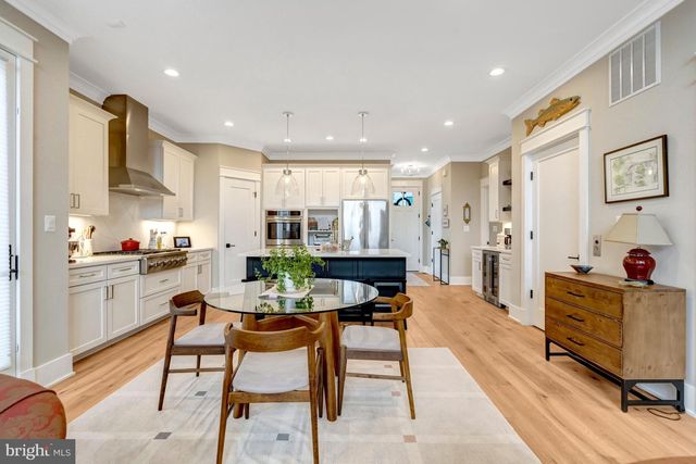 105 COURTHOUSE RD SW, Vienna, VA 22180