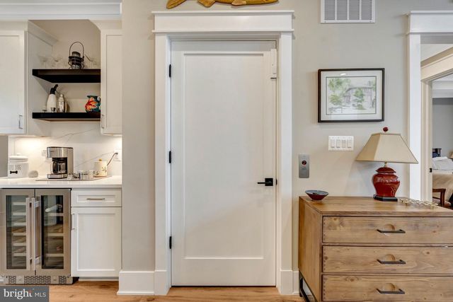 105 COURTHOUSE RD SW, Vienna, VA 22180