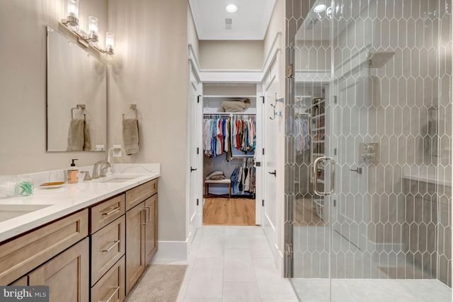 105 COURTHOUSE RD SW, Vienna, VA 22180