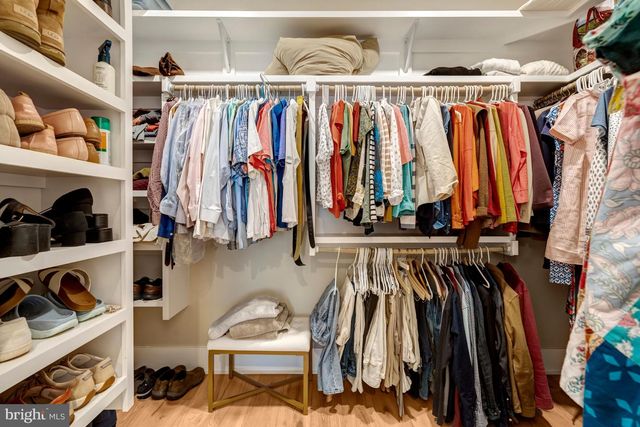 105 COURTHOUSE RD SW, Vienna, VA 22180