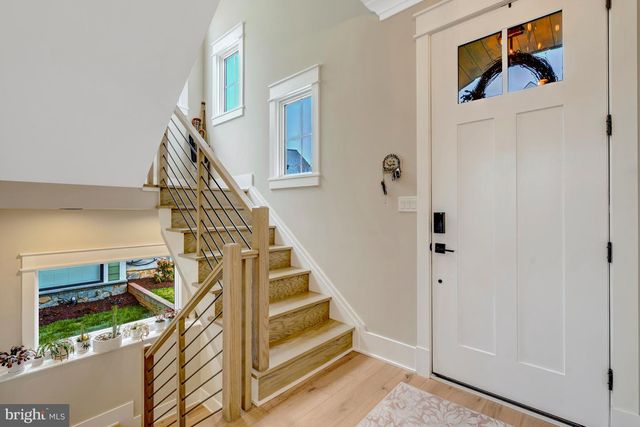 105 COURTHOUSE RD SW, Vienna, VA 22180