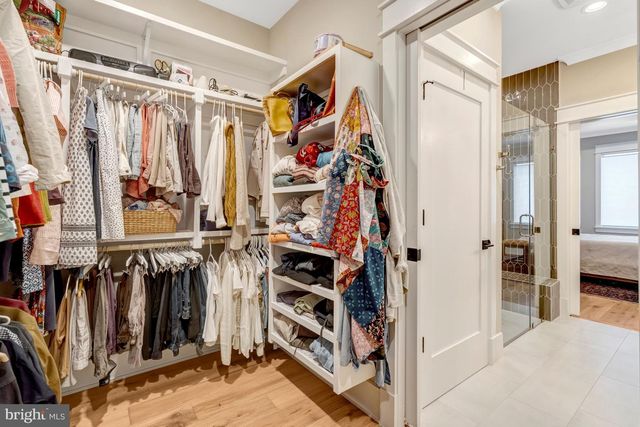 105 COURTHOUSE RD SW, Vienna, VA 22180