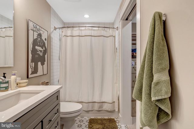 105 COURTHOUSE RD SW, Vienna, VA 22180