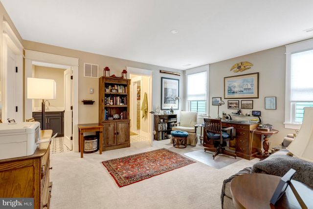 105 COURTHOUSE RD SW, Vienna, VA 22180