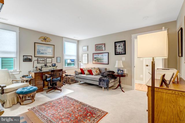 105 COURTHOUSE RD SW, Vienna, VA 22180