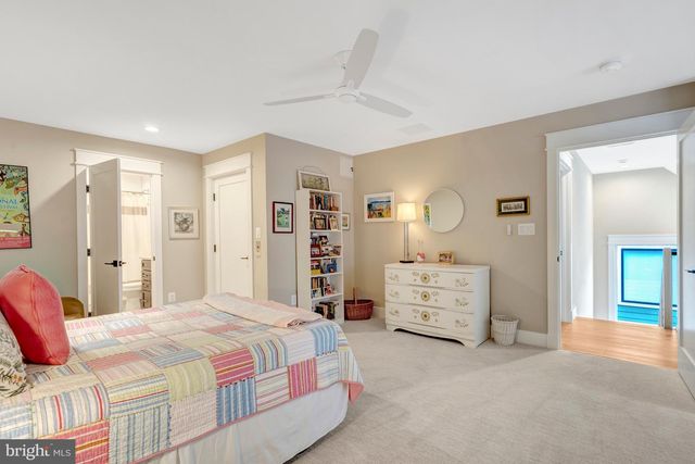 105 COURTHOUSE RD SW, Vienna, VA 22180