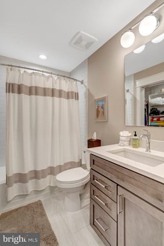 105 COURTHOUSE RD SW, Vienna, VA 22180