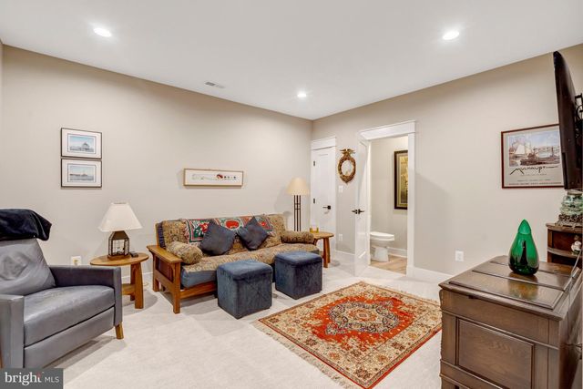 105 COURTHOUSE RD SW, Vienna, VA 22180