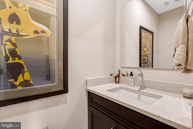 105 COURTHOUSE RD SW, Vienna, VA 22180