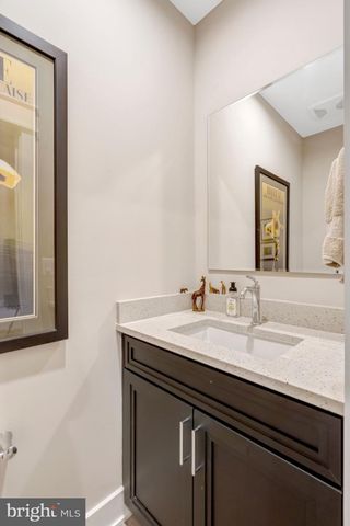 105 COURTHOUSE RD SW, Vienna, VA 22180