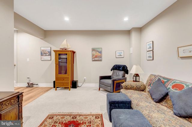 105 COURTHOUSE RD SW, Vienna, VA 22180