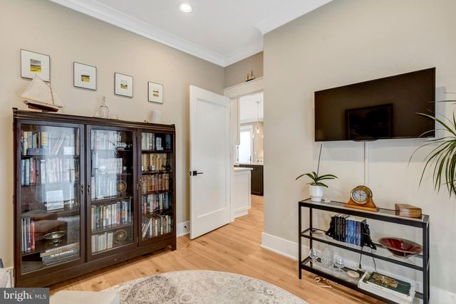 105 COURTHOUSE RD SW, Vienna, VA 22180