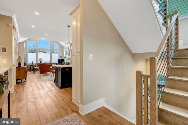 105 COURTHOUSE RD SW, Vienna, VA 22180