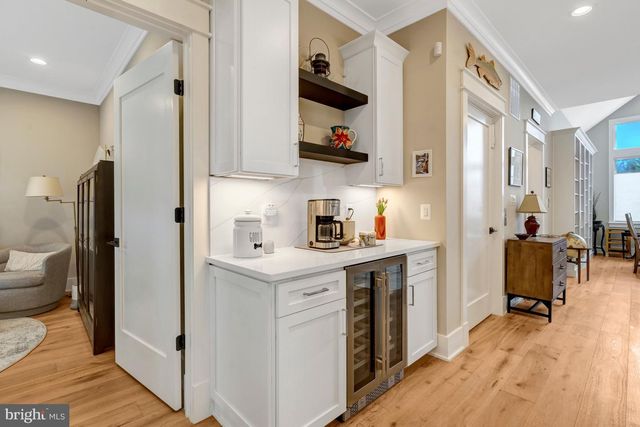 105 COURTHOUSE RD SW, Vienna, VA 22180