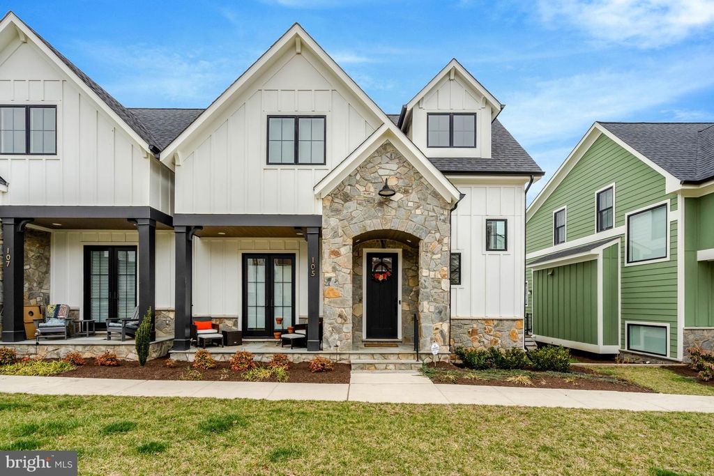 105 COURTHOUSE RD SW, Vienna, VA 22180