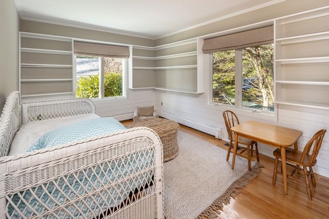 26 Mattakiset Rd, Mattapoisett, MA 02739