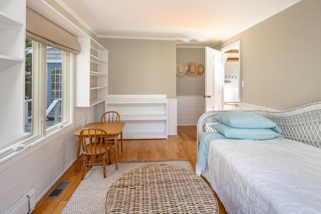 26 Mattakiset Rd, Mattapoisett, MA 02739